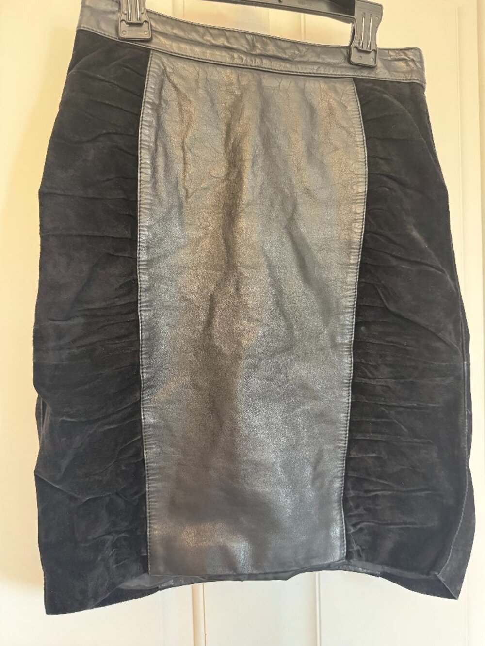 sz8 Women's 90s VINTAGE BERMANS 100% Leather Suede Black Skirt Pencil Above Knee
